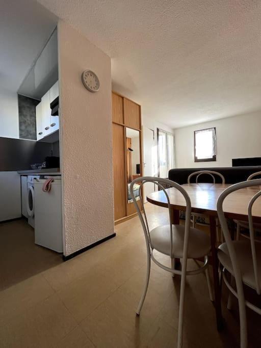 St-Pierre-La-Mer, Bel Appartement A Dans Residence Avec Piscine Et Tennis Entre 5 Et 10 Min De La Plage فلوري المظهر الخارجي الصورة