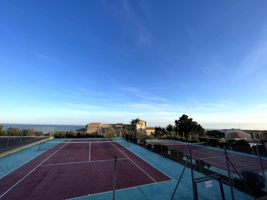 St-Pierre-La-Mer, Bel Appartement A Dans Residence Avec Piscine Et Tennis Entre 5 Et 10 Min De La Plage فلوري المظهر الخارجي الصورة