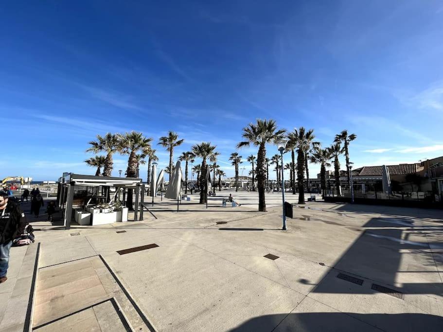 St-Pierre-La-Mer, Bel Appartement A Dans Residence Avec Piscine Et Tennis Entre 5 Et 10 Min De La Plage فلوري المظهر الخارجي الصورة