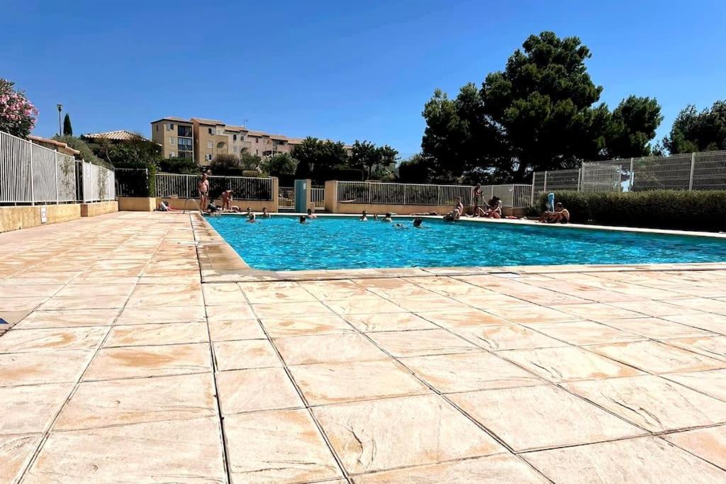 St-Pierre-La-Mer, Bel Appartement A Dans Residence Avec Piscine Et Tennis Entre 5 Et 10 Min De La Plage فلوري المظهر الخارجي الصورة